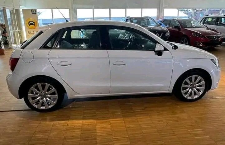 
								Audi A1 full									