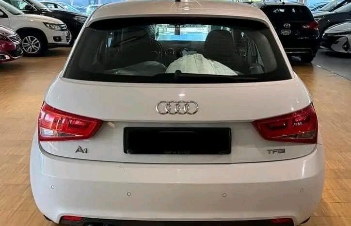 
								Audi A1 full									