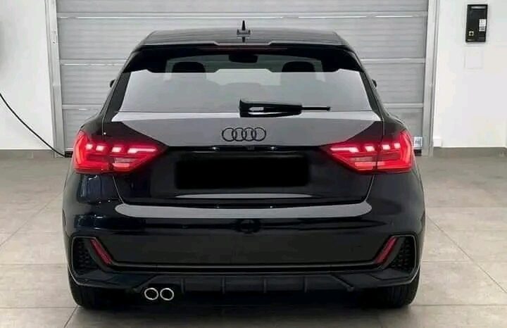 
								Audi A1 full									