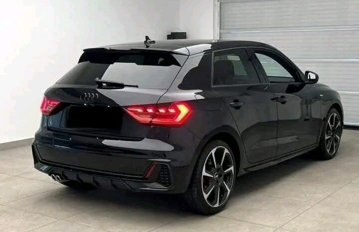 
								Audi A1 full									