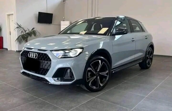 
								Audi A1 full									