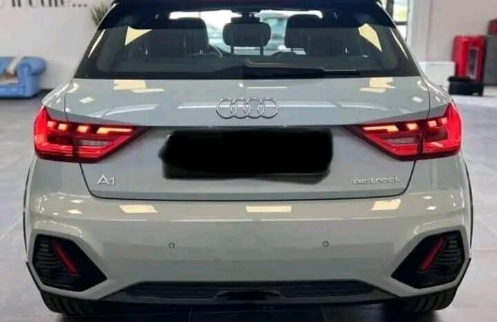 
								Audi A1 full									