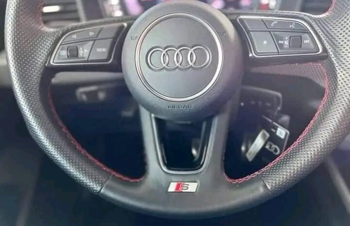 
								Audi A1 full									