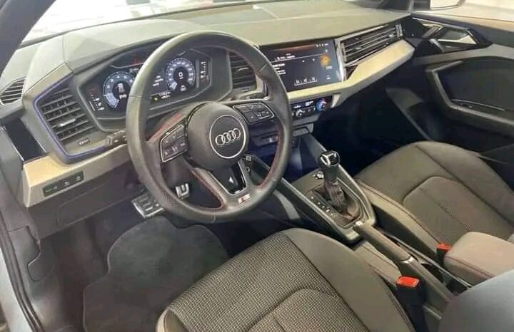 
								Audi A1 full									