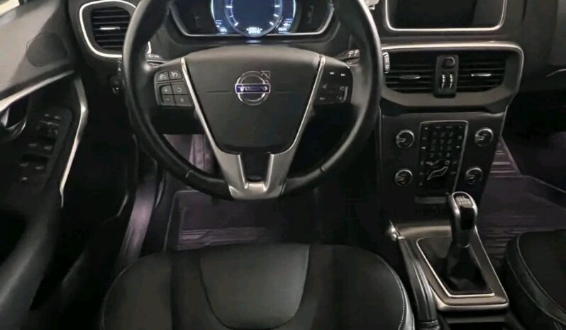 
								Volvo V40 full									