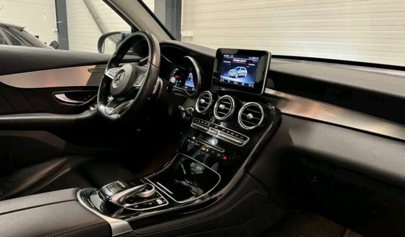 
								Mercedes-Benz GLC full									