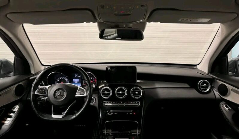 
								Mercedes-Benz GLC full									