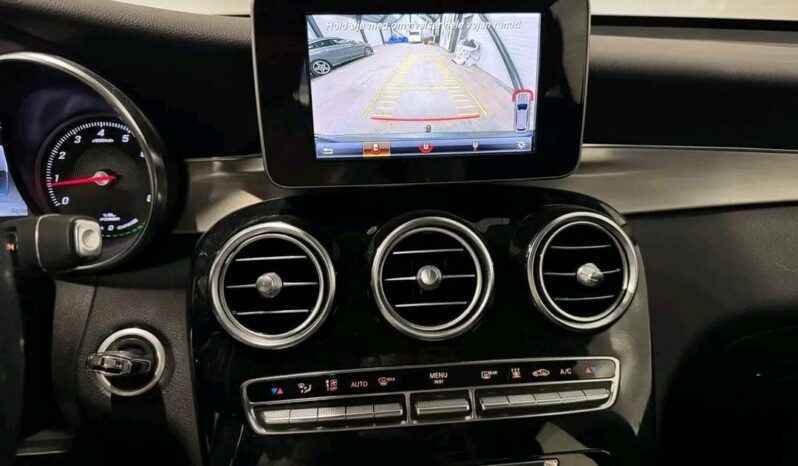 
								Mercedes-Benz GLC full									