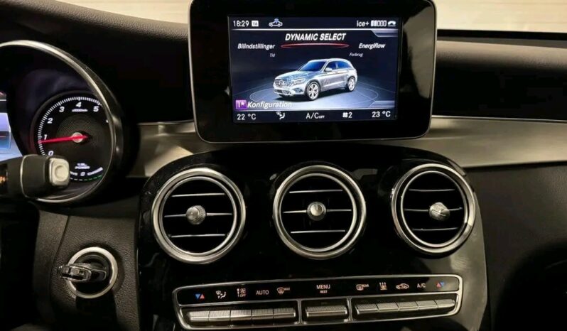 
								Mercedes-Benz GLC full									