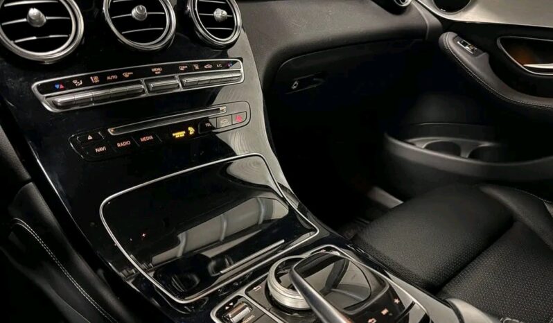 
								Mercedes-Benz GLC full									