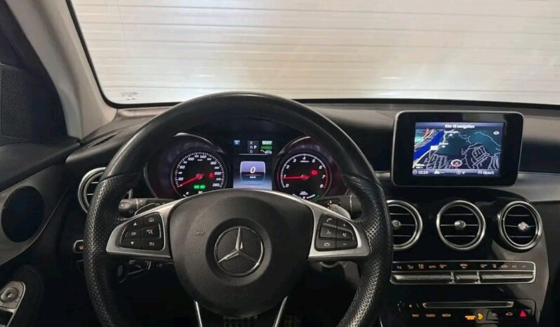 
								Mercedes-Benz GLC full									