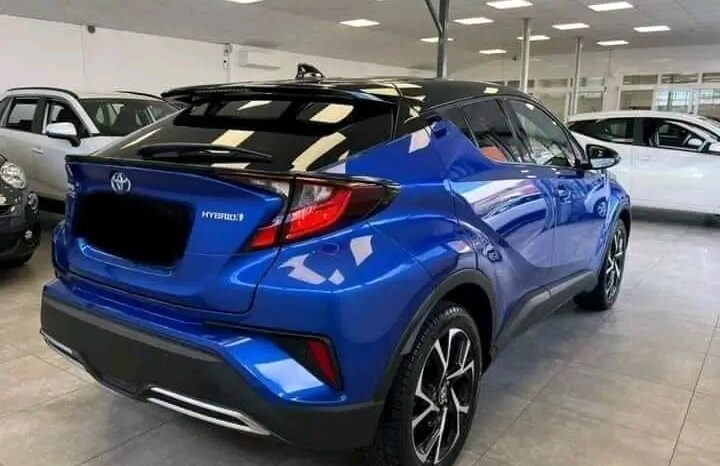 
								Toyota C-HR 2.0 Hybrid full									