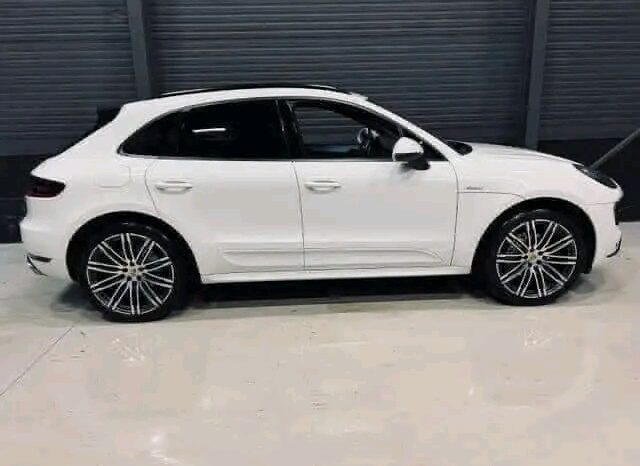 
								Porsche Macan S 3.0 full									