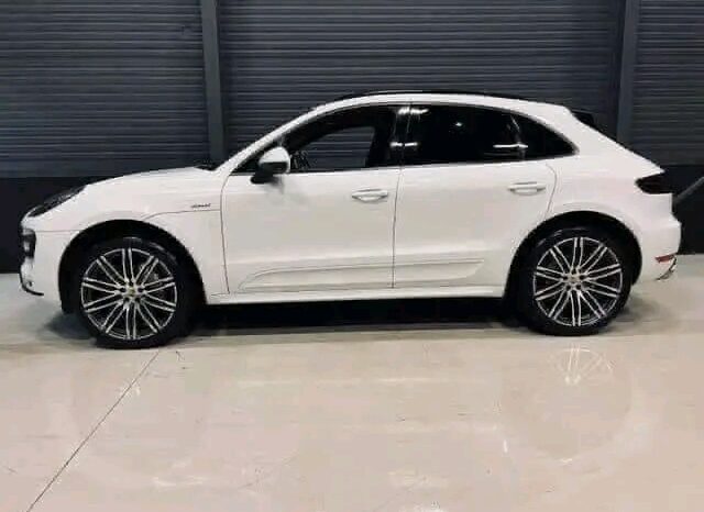 
								Porsche Macan S 3.0 full									