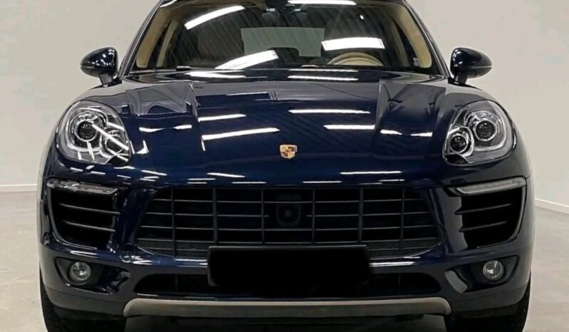 
								Porsche Macan full									