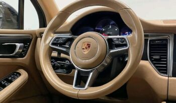 
										Porsche Macan full									