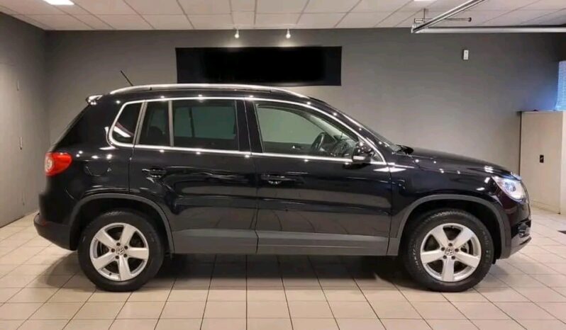 
								Volkswagen Tiguan full									