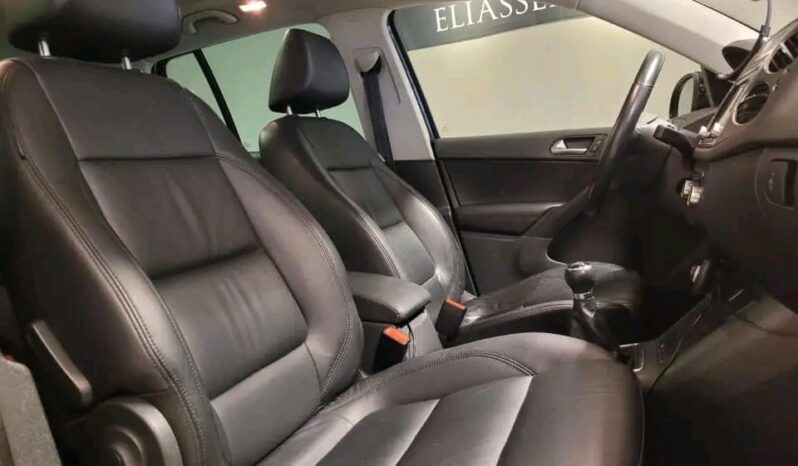 
								Volkswagen Tiguan full									