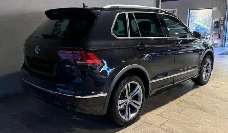 
								Volkswagen Tiguan full									