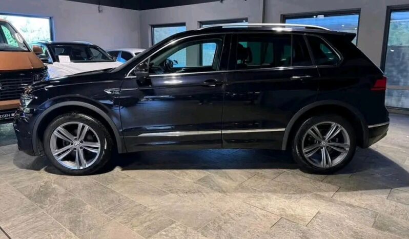 
								Volkswagen Tiguan full									