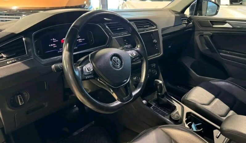 
								Volkswagen Tiguan full									