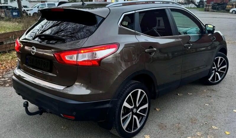 
								Nissan Qashqai full									